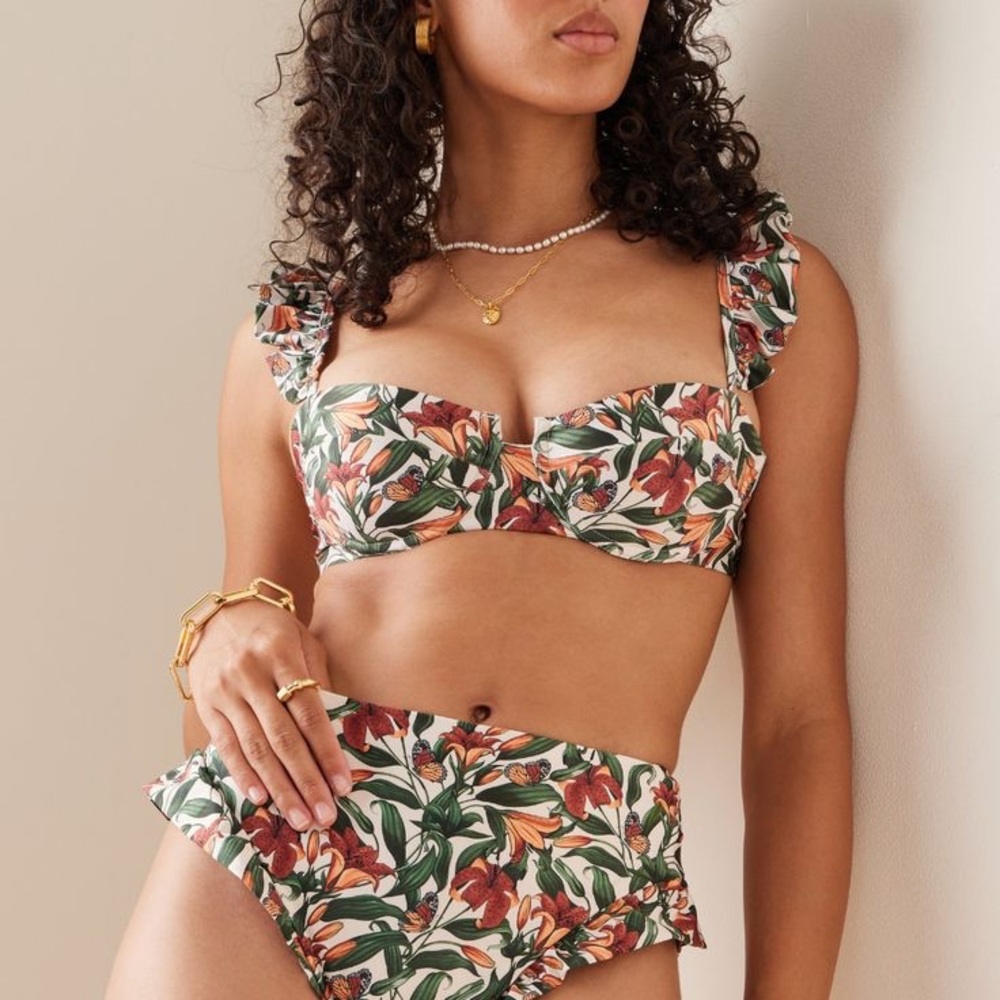 Agua by Agua Bendita Kiwi Monarca Crema Floral Bikini Top Butterflies